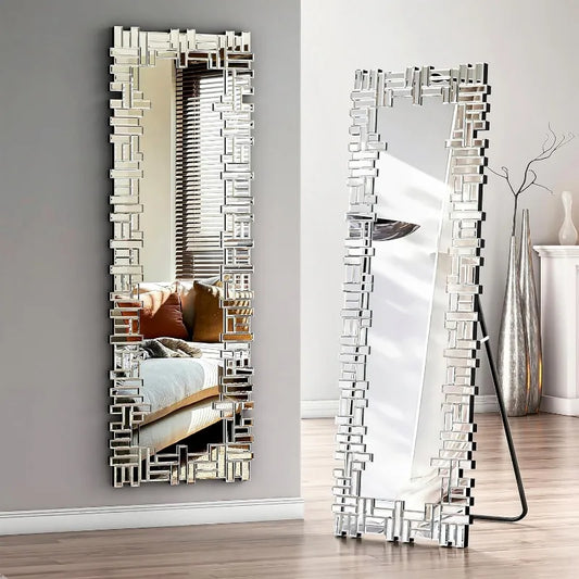 Elegant wall mirror 